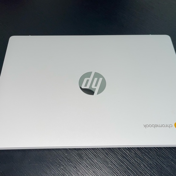 HP Chromebook 11-inch Laptop - Picture 2 of 7